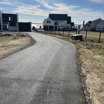 Boyce's Asphalt Paving - residential driveway after photo - Masonry/Concrete Near Me - Athens, Texas Boyce's Asphalt Paving - residential driveway after photo - Masonry/Concrete Near Me - Athens, Texas