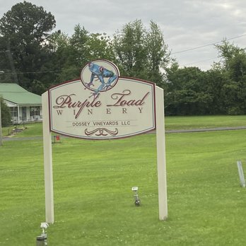 Purple Toad Winery & Distillery - Street sign - Wineries Near Me - Paducah, Kentucky Purple Toad Winery & Distillery - Street sign - Wineries Near Me - Paducah, Kentucky