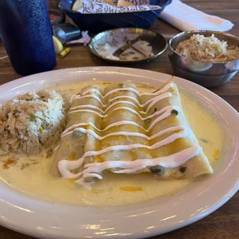 Cenas Kitchen - Sour cream CHICKEN FAJITA ENCHILADAS - Tex-Mex Near Me - Houston, Texas Cenas Kitchen - Sour cream CHICKEN FAJITA ENCHILADAS - Tex-Mex Near Me - Houston, Texas