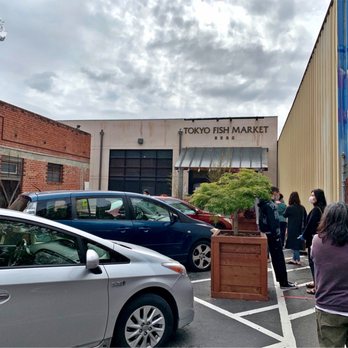 Tokyo Fish Market - Exterior - Social distancing is in place, just like everywhere else. - Seafood Markets Near Me - Berkeley, California