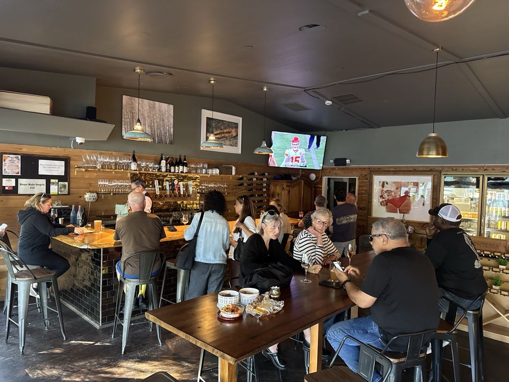 Internos Beer and Wine Bar