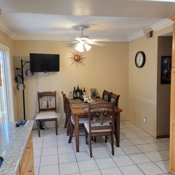 Limpieza Veronica House Cleaning - My dining area is now organized and free of unnecessary items.