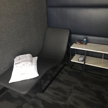 United Polaris Lounge - Quiet suite for napping - Airport Lounges Near Me - Houston, Texas
