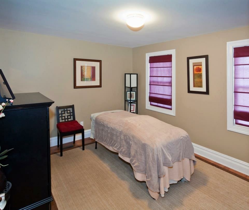 Asplund Therapeutic Massage Logo