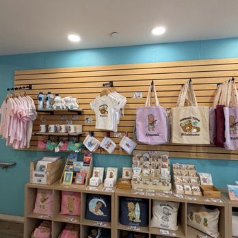 Moni - Accessories Near Me - Honolulu, Hawaii