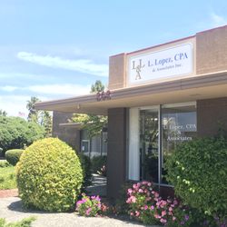 L Lopez CPA & Associates - Front Entrance