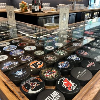 32 Bar & Grill - @32Bar&Grill (Kraken Community IcePlex) - Sports Bars Near Me - Seattle, Washington
