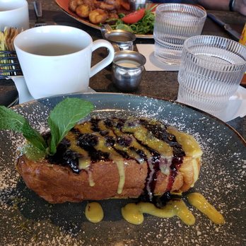 insideOUT - Brioche French toast with lemon curd and blueberry compote - Lounges Near Me - San Diego, California