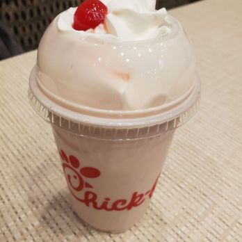 Chick-fil-A - Strawberry Milkshake - $4.49 (620 Cal) - Fast Food Near Me - Toronto, Ontario