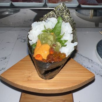Bisutoro on Magazine - Uni salmon roe handroll - Japanese Near Me - New Orleans, Louisiana Bisutoro on Magazine - Uni salmon roe handroll - Japanese Near Me - New Orleans, Louisiana