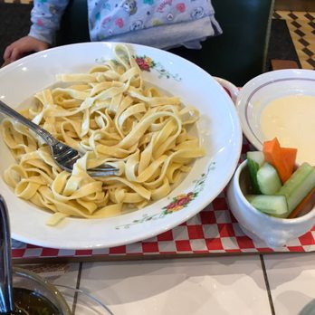 Cafe Landwer - Rutherford & Bathurst - Kids pasta with cream sauce - Cafes Near Me - Maple, Ontario Cafe Landwer - Rutherford & Bathurst - Kids pasta with cream sauce - Cafes Near Me - Maple, Ontario
