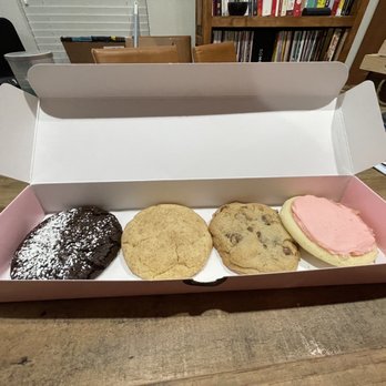 Crumbl - Castle Rock - Molten lava, snickerdoodle, chocolate chip and sugar cookies - Bakeries Near Me - Castle Rock, Colorado Crumbl - Castle Rock - Molten lava, snickerdoodle, chocolate chip and sugar cookies - Bakeries Near Me - Castle Rock, Colorado