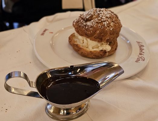 Le Bistrot de Paris by null