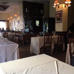 Campisi - Sala principale e porta della cucina