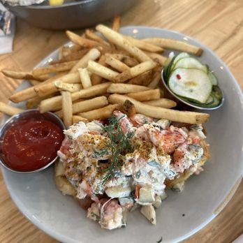 Seaside Oyster Bar - Suwanee - Seafood Near Me - Suwanee, Georgia