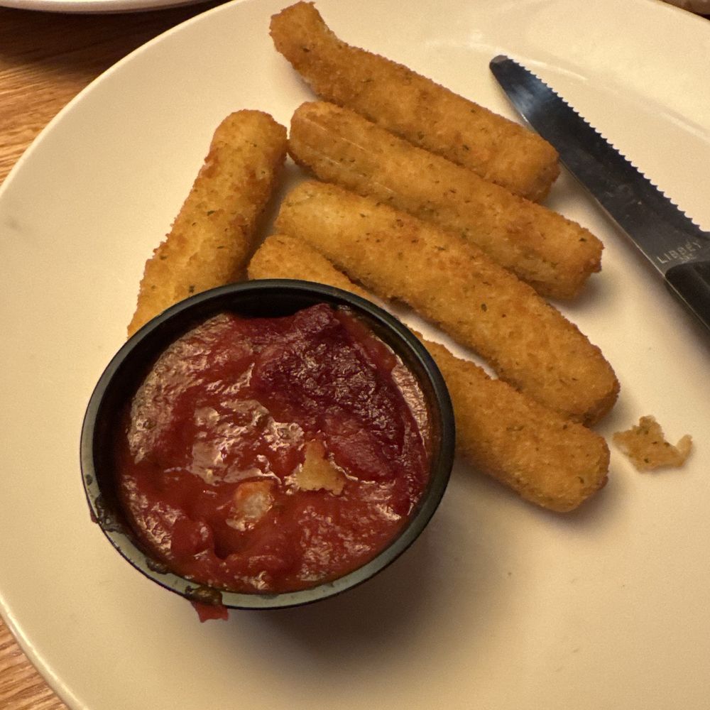 Applebee's Grill + Bar - Best mozzarella sticks ever!! - American Near Me - Oxford, Alabama