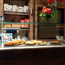 Forn Bertran - Expositor dulces vegetales y serrano