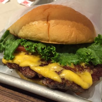 Shake Shack River North - Burgers Near Me - Chicago, Illinois Shake Shack River North - Burgers Near Me - Chicago, Illinois