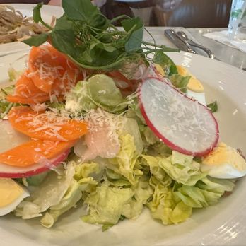 et al. - salad - Breakfast & Brunch Near Me - Honolulu, Hawaii