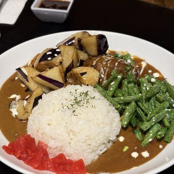 Midoh Rowland Heights - Curry with Hamburg Steak (added green beans & eggplant) - Japanese Curry Near Me - Rowland Heights, California