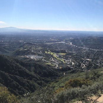 La Canada Teepee - Hiking Near Me - La Cañada Flintridge, California