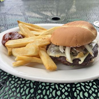 World Cafe - Veggie burger - Breakfast & Brunch Near Me - Orlando, Florida