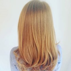 Revela Salon