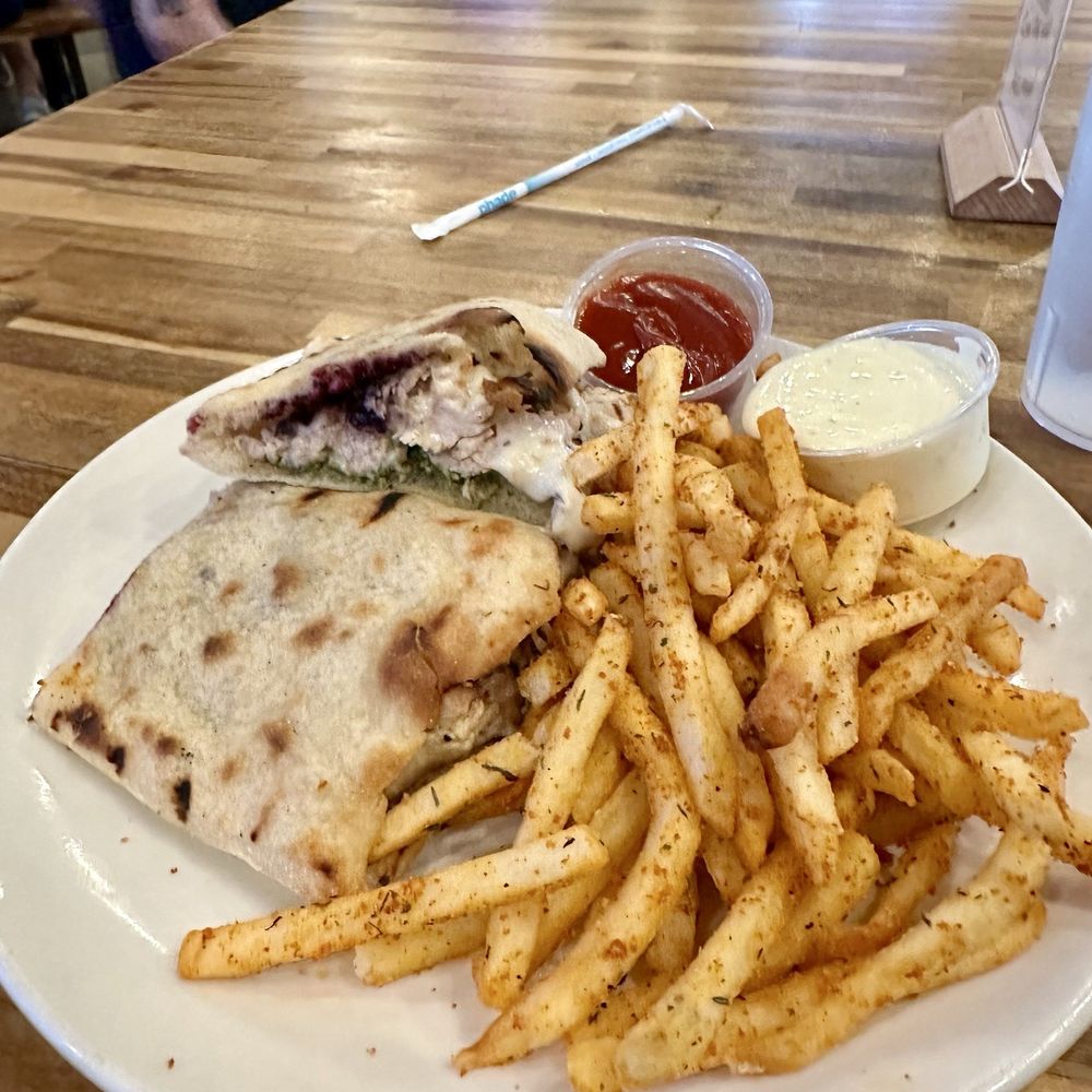 TennFold Brewing - Blueberry Chicken Sandwich (DS) - Pizza Near Me - Nashville, Tennessee
