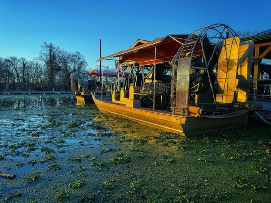 Turtle’s Bar & Grill by null