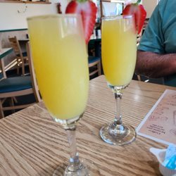 Great breakfast,  friendly staff and mimosas! Everything was yummy