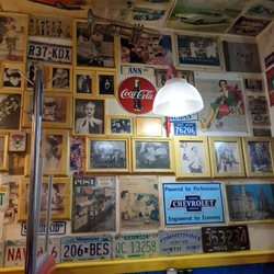 Wimpy's Diner - SOOoo many old pictures.