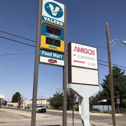 Valero - Signage out front