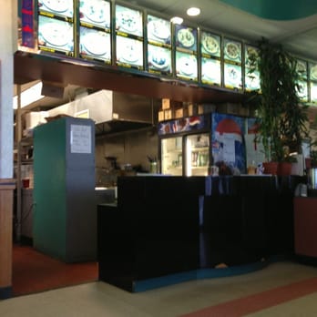 Rainbow Chinese Restaurant - Small place, clean up front and in kitchen. - Chinese Near Me - Brewer, Maine