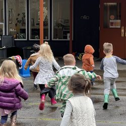 Youngset Cooperative Preschool - Lots of space to run freely at Youngset!