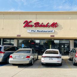 Exterior outside entrance of Van Bánh Mì and Phở - Houston, Texas Exterior outside entrance of Van Bánh Mì and Phở - Houston, Texas