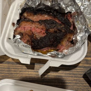 The Meating Place - Moist brisket - Barbeque Near Me - Montgomery, Texas