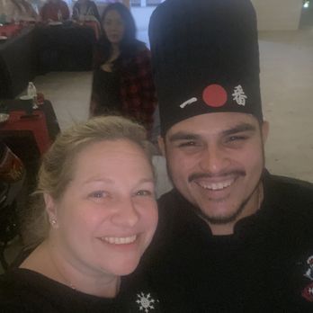 Hibachi Queens - Pic with chef - Caterers Near Me Hibachi Queens - Pic with chef - Caterers Near Me
