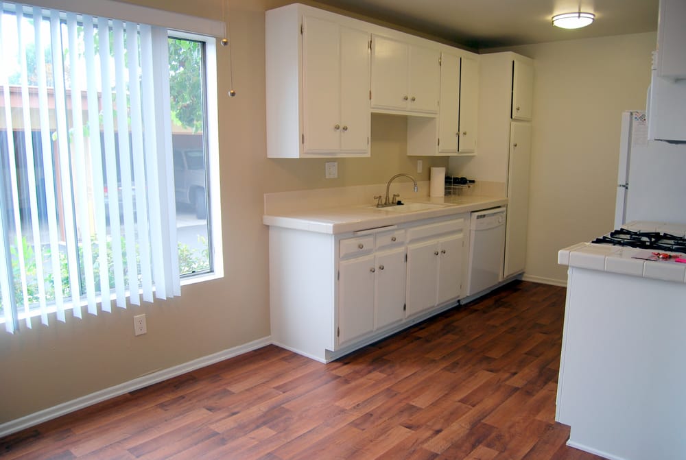 CASA DE ORO APARTMENTS Updated October 2024 21 Photos & 14 Reviews 365 W Wilson St, Costa