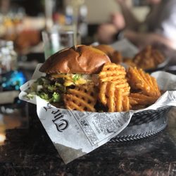 Heartbreakers Bar &Grill - Pretty solid burger.