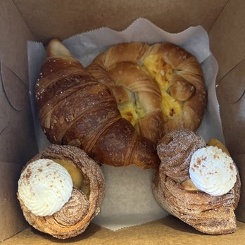 Le Petit Paris - French Bakery - Apricot croissant, pudding knot, cruffins - Bakeries Near Me - Omaha, Nebraska