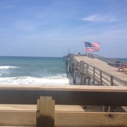Capt. Andy's Oceanfront Bar & Grill - Pier and view