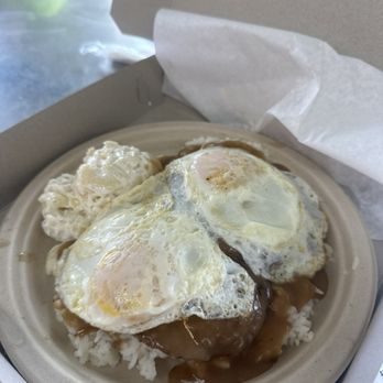 Rainbow Drive-In - Loco Moco Plate (instagram: wooneats) - Hawaiian Near Me - Honolulu, Hawaii Rainbow Drive-In - Loco Moco Plate (instagram: wooneats) - Hawaiian Near Me - Honolulu, Hawaii
