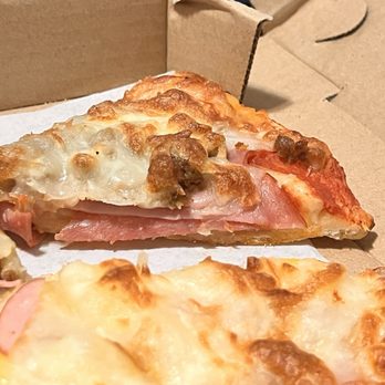 Gallucci's Pizzeria - The layer the meat, hmmm - Pizza Near Me - Lincoln City, Oregon