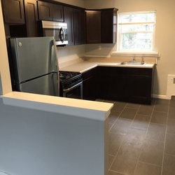 Bell Lake Park Apartments - The kitchen in a upgraded bell lake apartment