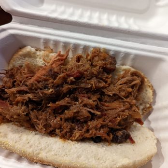 Canada's Largest Ribfest - Pulled pork on a bun - Festivals Near Me - Burlington, Ontario