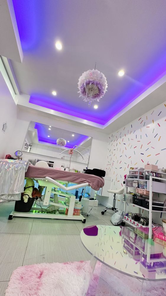 TK’S EXTENSIONS Updated September 2024 15 Photos 304 S Edinburgh