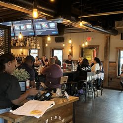 Whiskey Barrel - Busy brunch inside