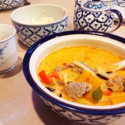 Benja Thai Restaurant - Tasty authentic Thai. Made with locally grown ingredients, my red curry bowl was a real treat.