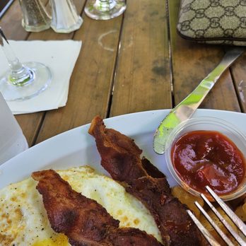 Continental Kitchen - 3 egg Breakfast - Mediterranean Near Me - Beverly Hills, California