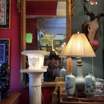 Pasadena Antique Center - Antiques Near Me - Pasadena, California